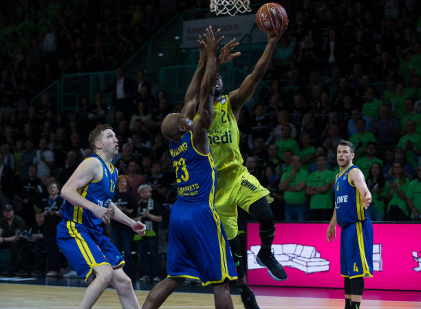 斯进行康复 斯进行康复