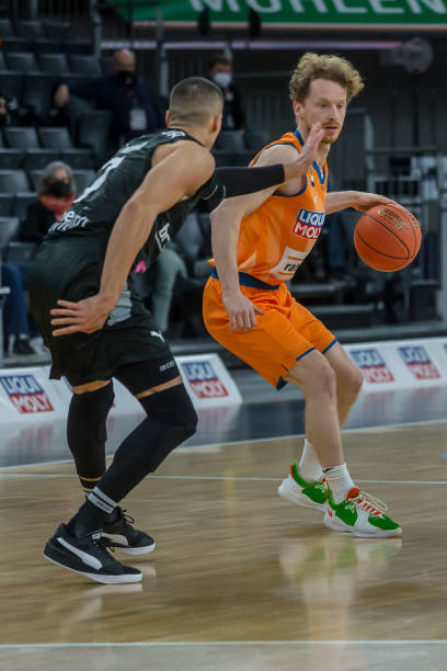 推动他继续 推动他继续